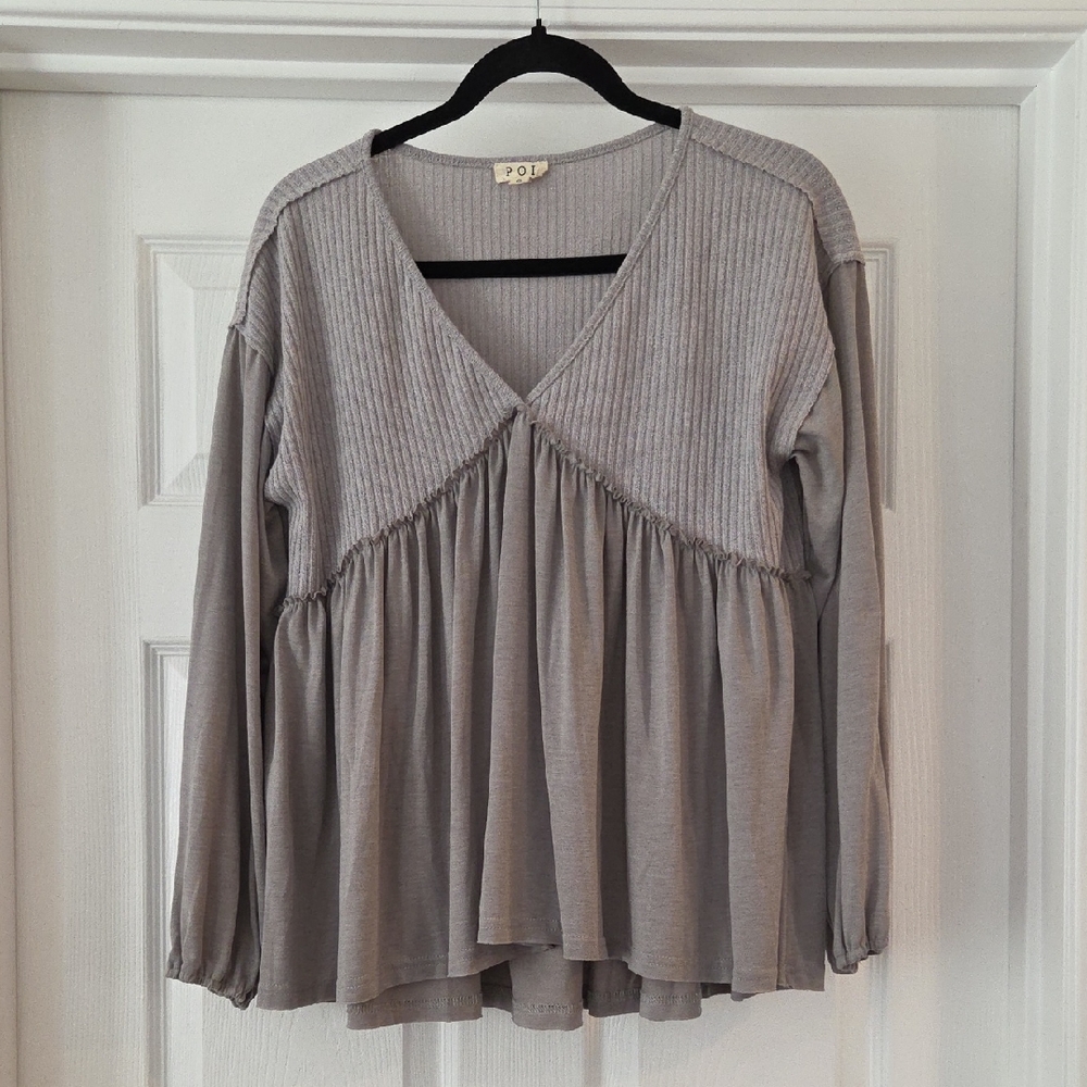 POL Gray V-Neck Blouse